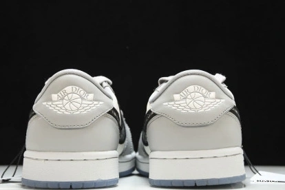 X JORDAN AIR DR LOW 1 553668-998 1210